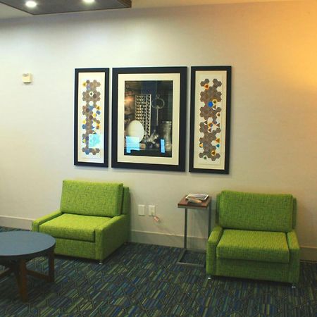 Holiday Inn Express Hotel & Suites Marina By Ihg Экстерьер фото
