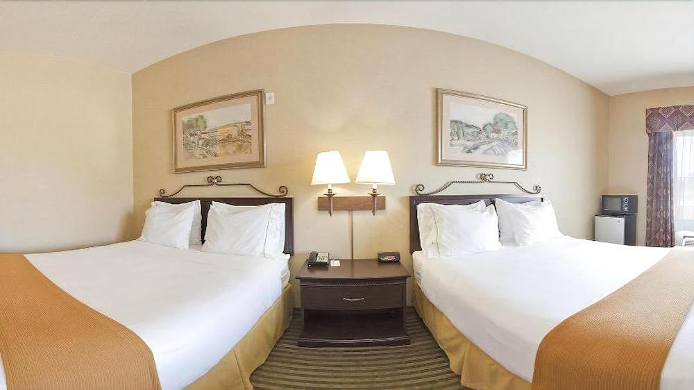 Holiday Inn Express Hotel & Suites Marina By Ihg Экстерьер фото