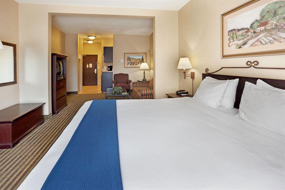 Holiday Inn Express Hotel & Suites Marina By Ihg Номер фото