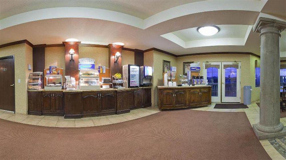 Holiday Inn Express Hotel & Suites Marina By Ihg Экстерьер фото