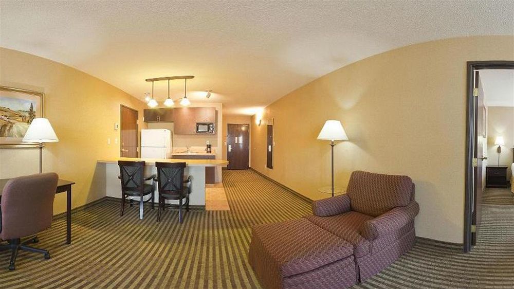 Holiday Inn Express Hotel & Suites Marina By Ihg Экстерьер фото